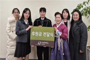 굿네이버스_수영중